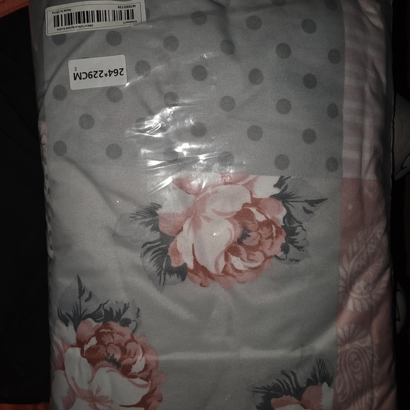 Patchwork Floral Duvet Set - Pink and Gray - Picture 5 of 8
